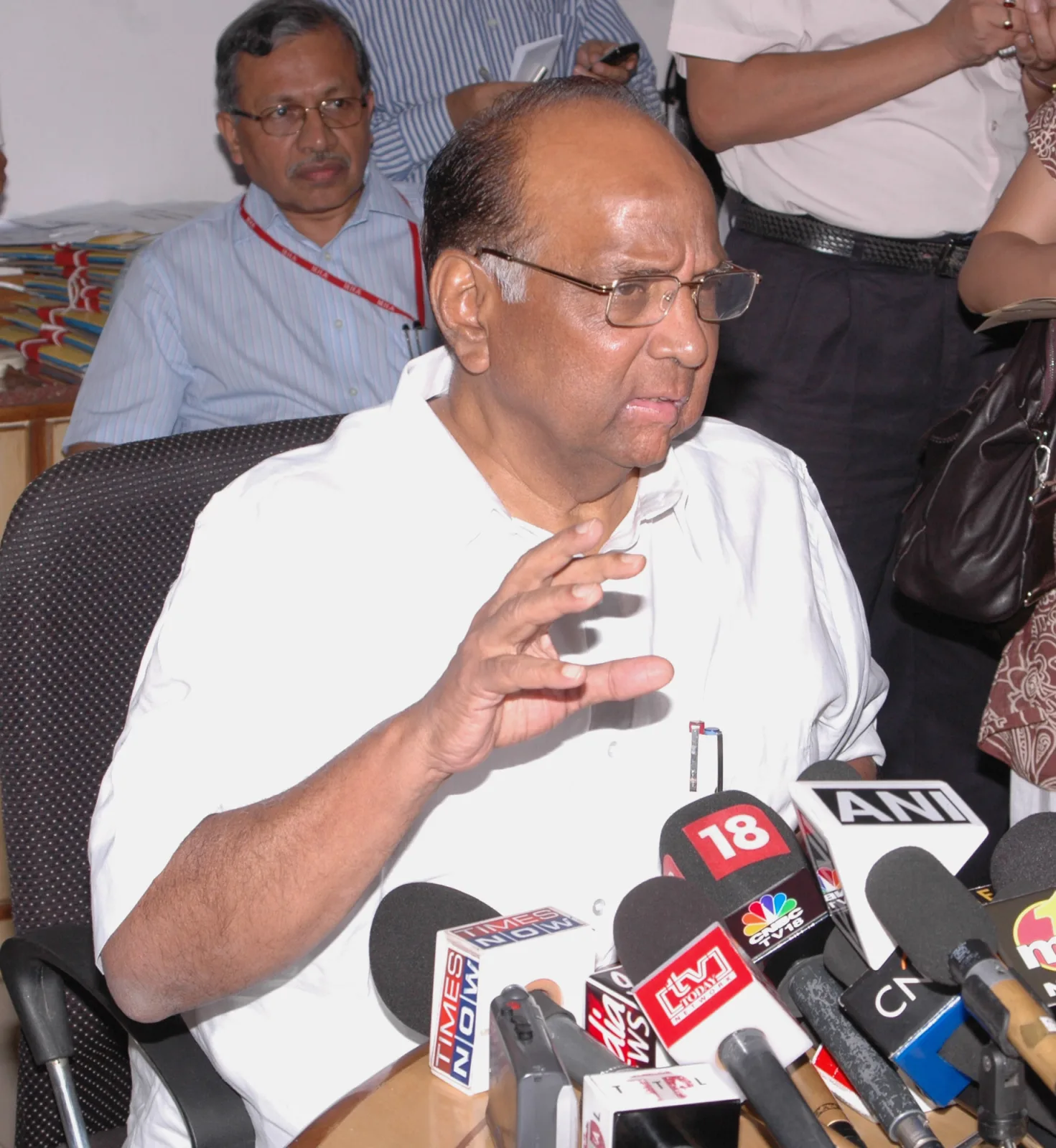The Union Minister of Consumer Affairs, Food and Public Distribution and Agriculture, Shri Sharad Pawar addressing a press conference, in New Delhi on May 25, 2009
