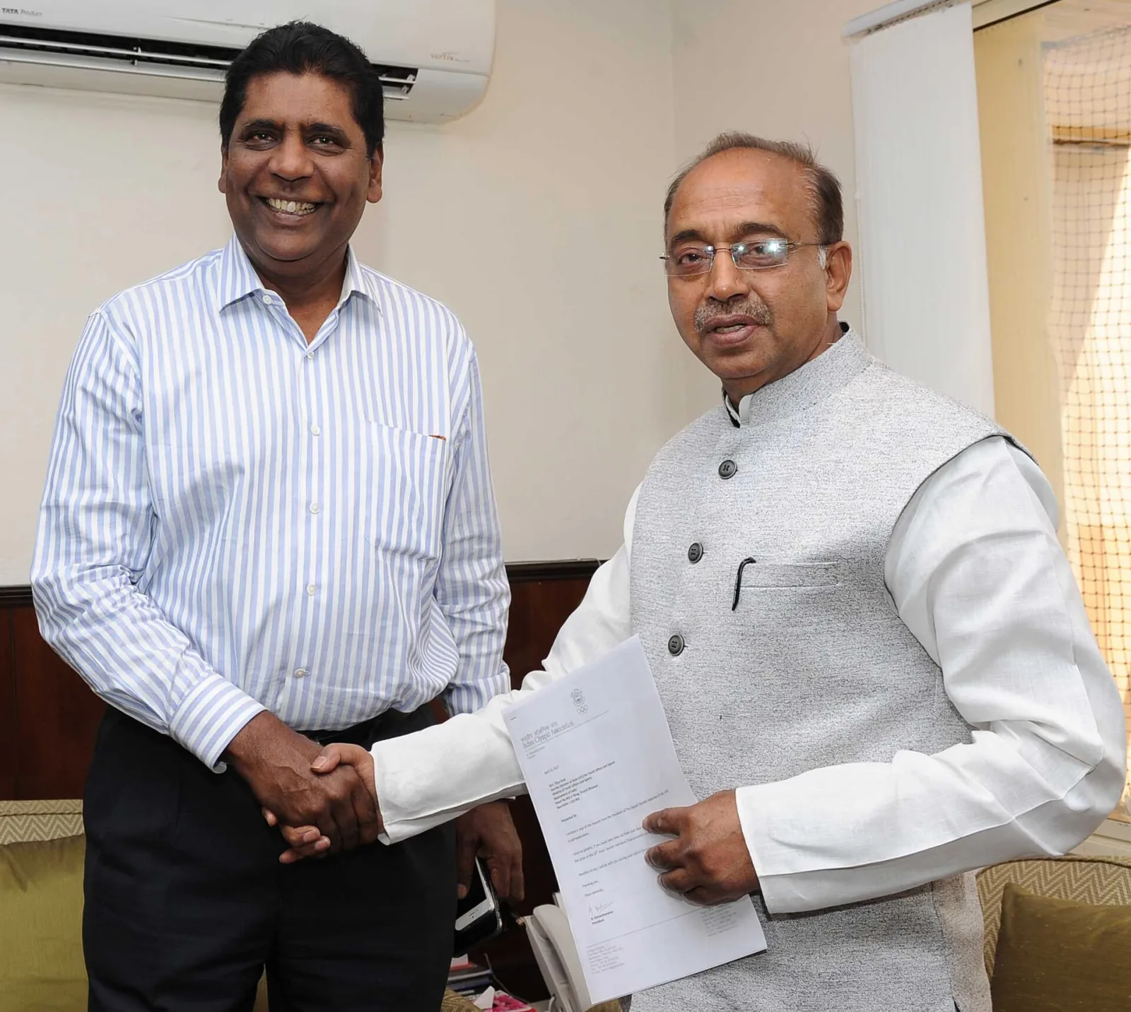 The former Tennis player, Shri Vijay Amritraj calling on the Minister of State for Youth Affairs and Sports (IC), Water Resources, River Development and Ganga Rejuvenation, Shri Vijay Goel, in New Del